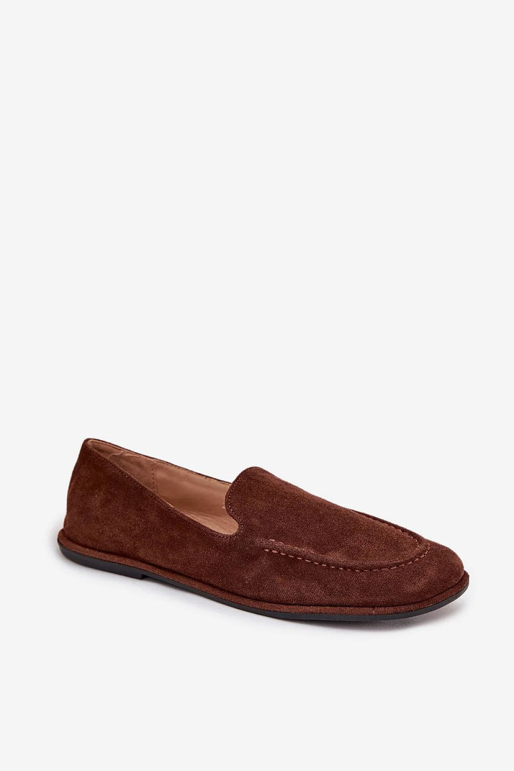 mocassins femme suédine écologique brun chocolat enfilables tige surpiquée bout arrondi talon plat semelle fine noire caoutchouc confortables intemporels polyvalents