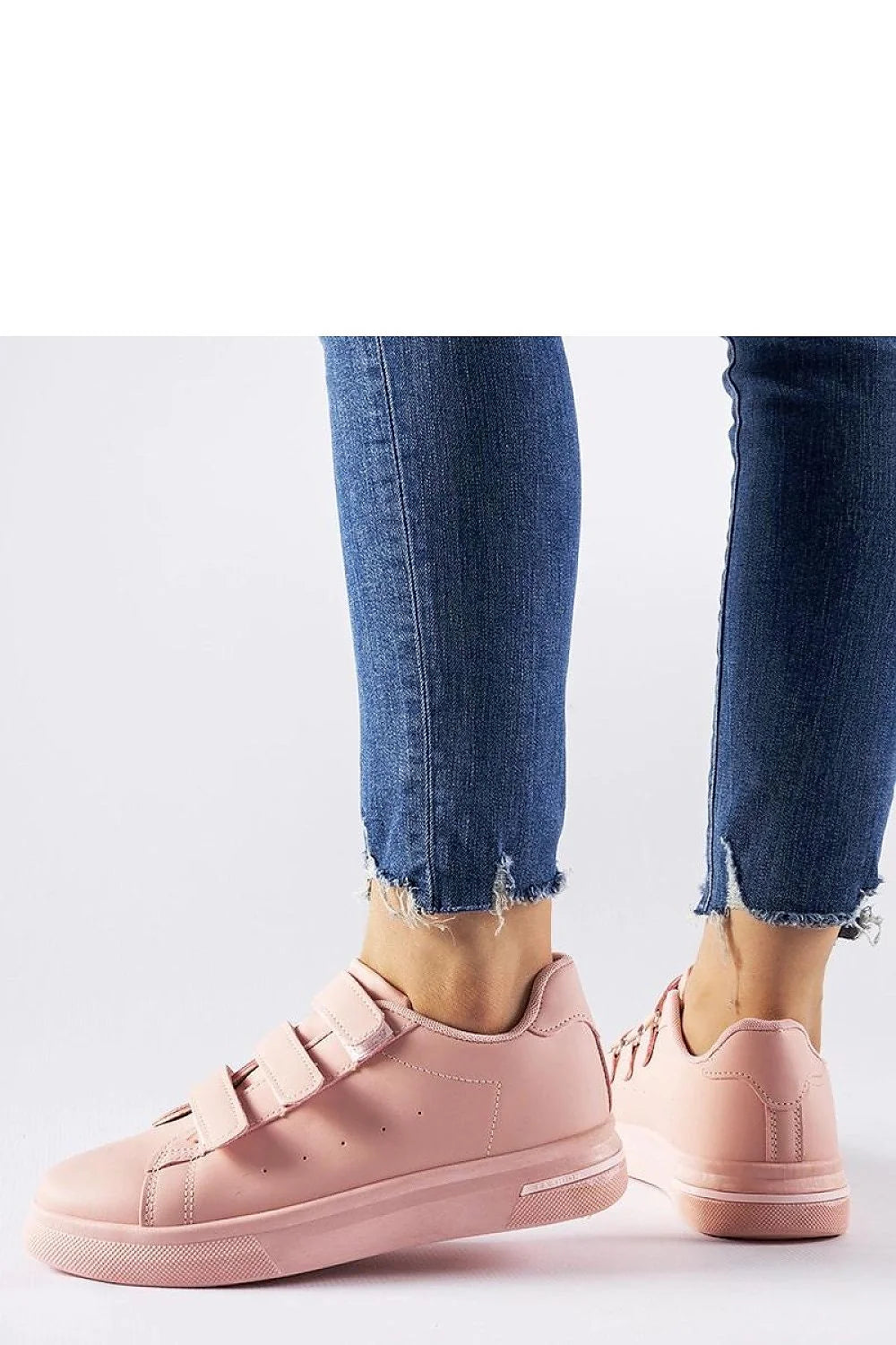 sneakers femme basses rose pâle cuir synthétique bout rond semelle plateforme caoutchouc texturée fermetures scratch triples perforations latérales rembourrage ergonomique