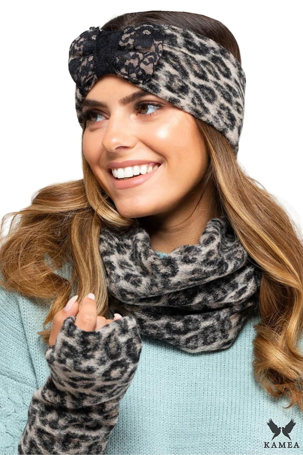 ensemble accessoires hiver femme bandeau snood mitaines imprimé léopard gris beige noir dentelle nœud maille douce brossée ajustée chaude polonaise