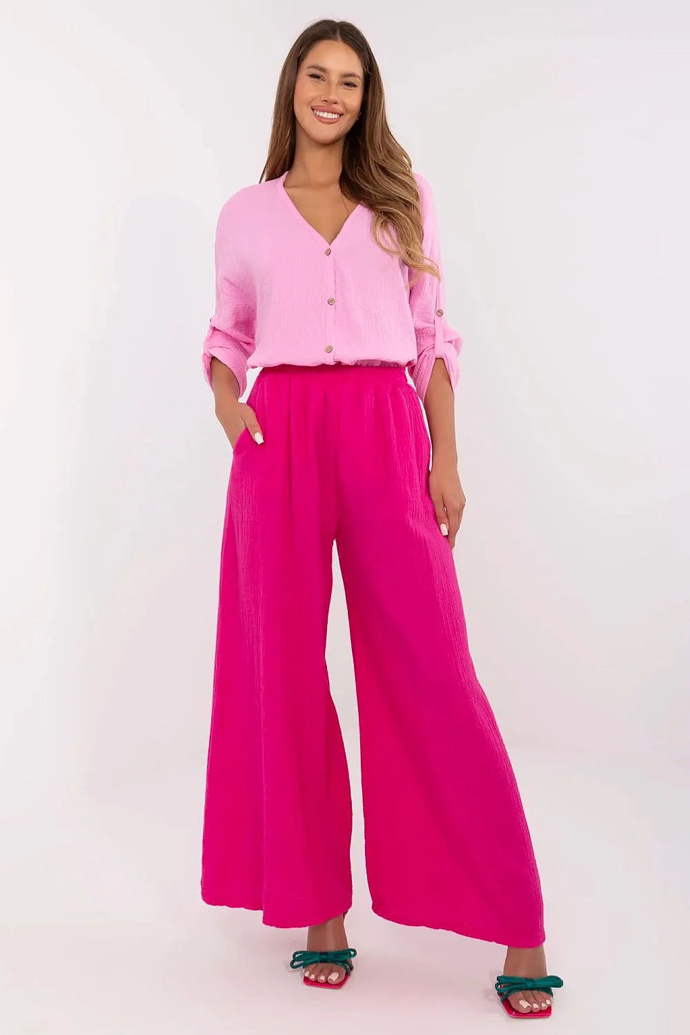 Pantalon femme Italy Moda palazzo coton couleur contrastée rose pâle rose vif taille haute confort waist élastique poches latérales sandales colorées occasion estivale