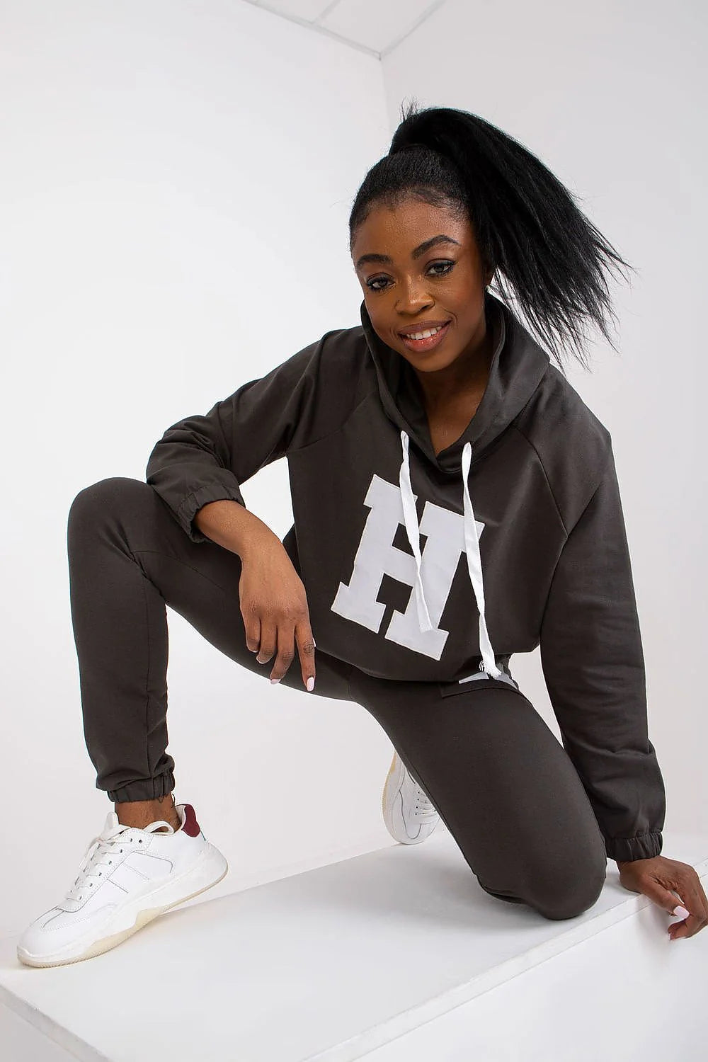 Ensemble sport femme sweat à capuche pantalon jogger coton élasthanne confort style décontracté occasions quotidiennes