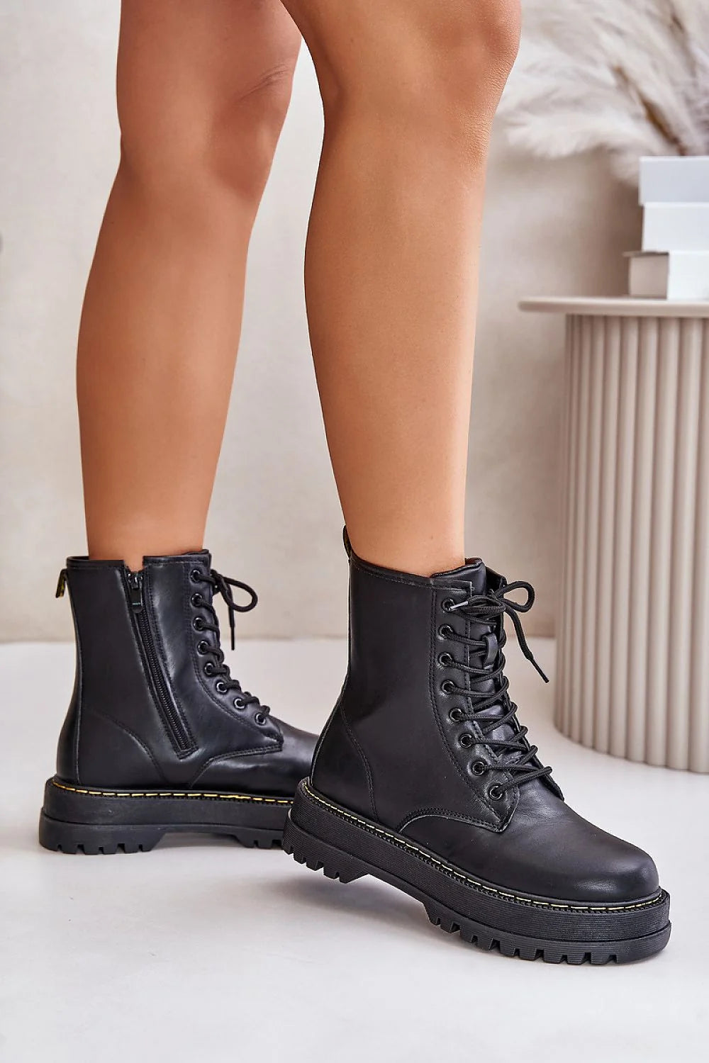 Bottes femmes cuir écologique fermeture éclair lacet plateforme intérieur chauffant talon renforcé style militaire