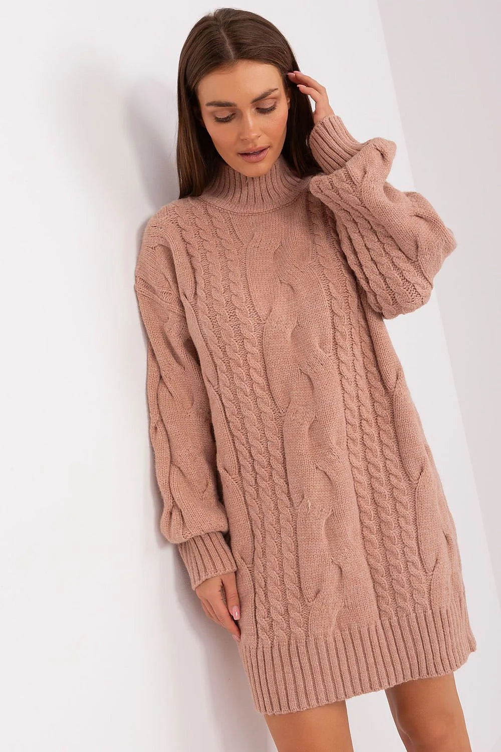 Tunique longue pull-robe manches longues col roulé motif torsades couleur rose poudré femme