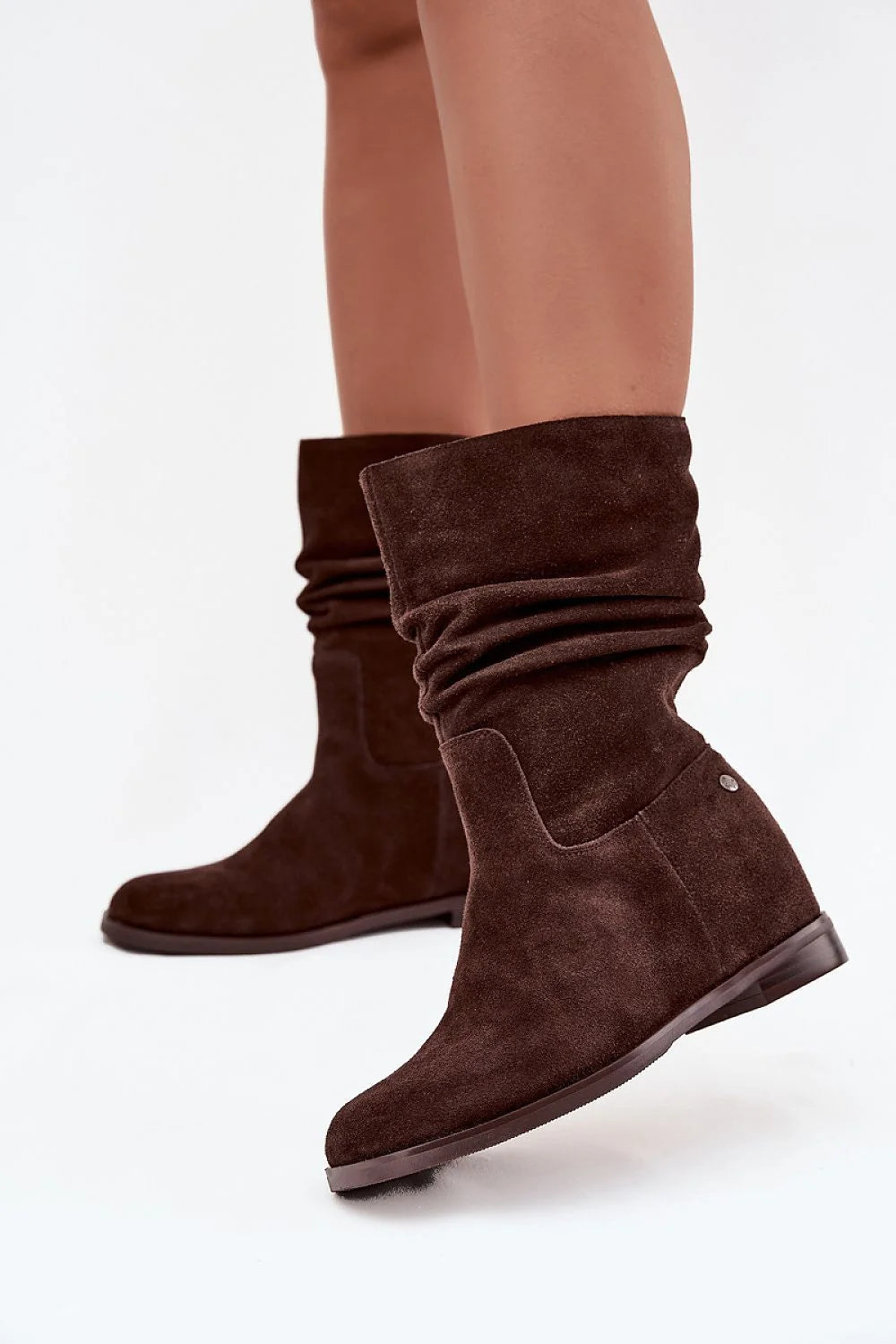 bottines femme mi mollet daim marron chocolat talon plat bas bout rond tige froncée doublure chaude confortable casual chic polyvalente