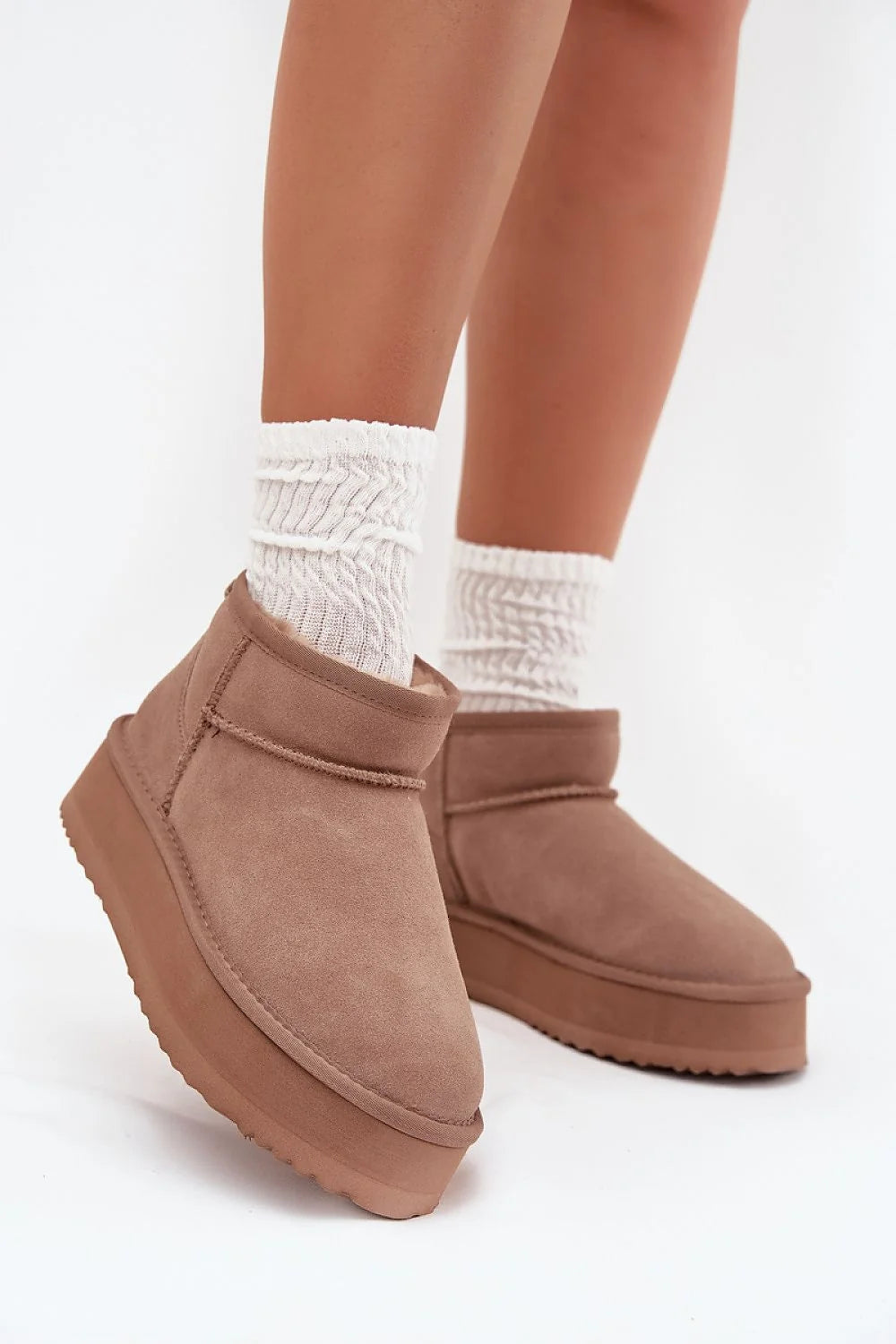 bottes femme Vinceza daim naturel suédine taupe doublure fourrure épaisse légère enfilage facile plateforme haute semelle crantée adhérente bout rond