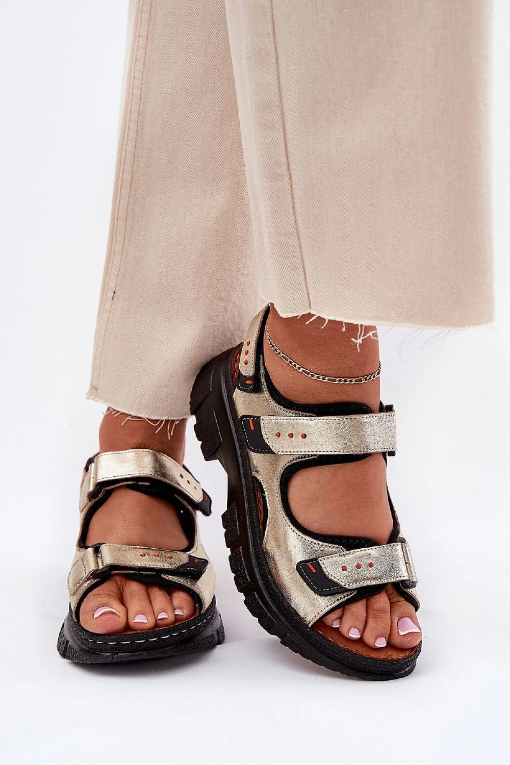 Sandales pour femmes style sportif moderne cuir naturel ajustables semelle intérieure douce plateforme 4 cm confort maximal