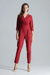 combinaison pantalon femme rouge bordeaux élégante moderne ajustée manches trois quarts col cache coeur polyester taille marquée jambes fuselées cheville