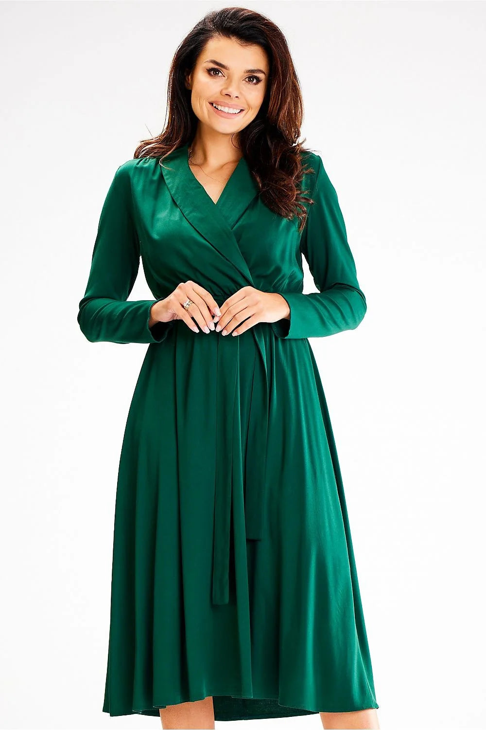 Robe de jour élégante coupe portefeuille col en V croisé vert émeraude tissu fluide femme
