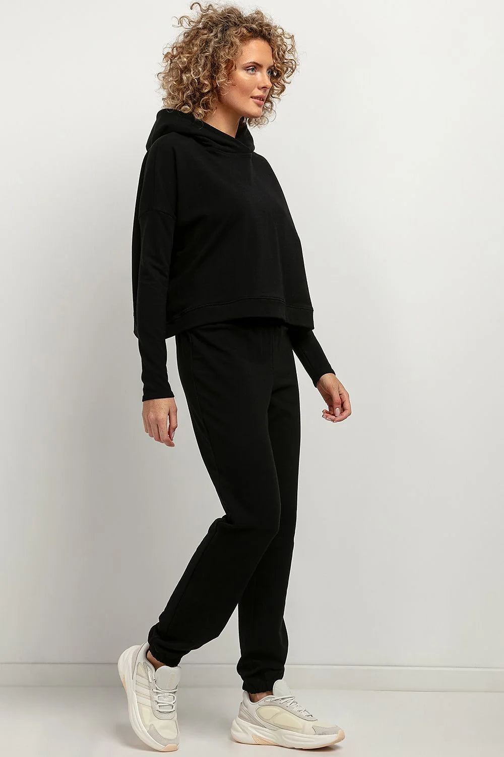 Sweatshirt Tessita capuche coupe ample confortable taille ajustable femme coton polyester noir moderne
