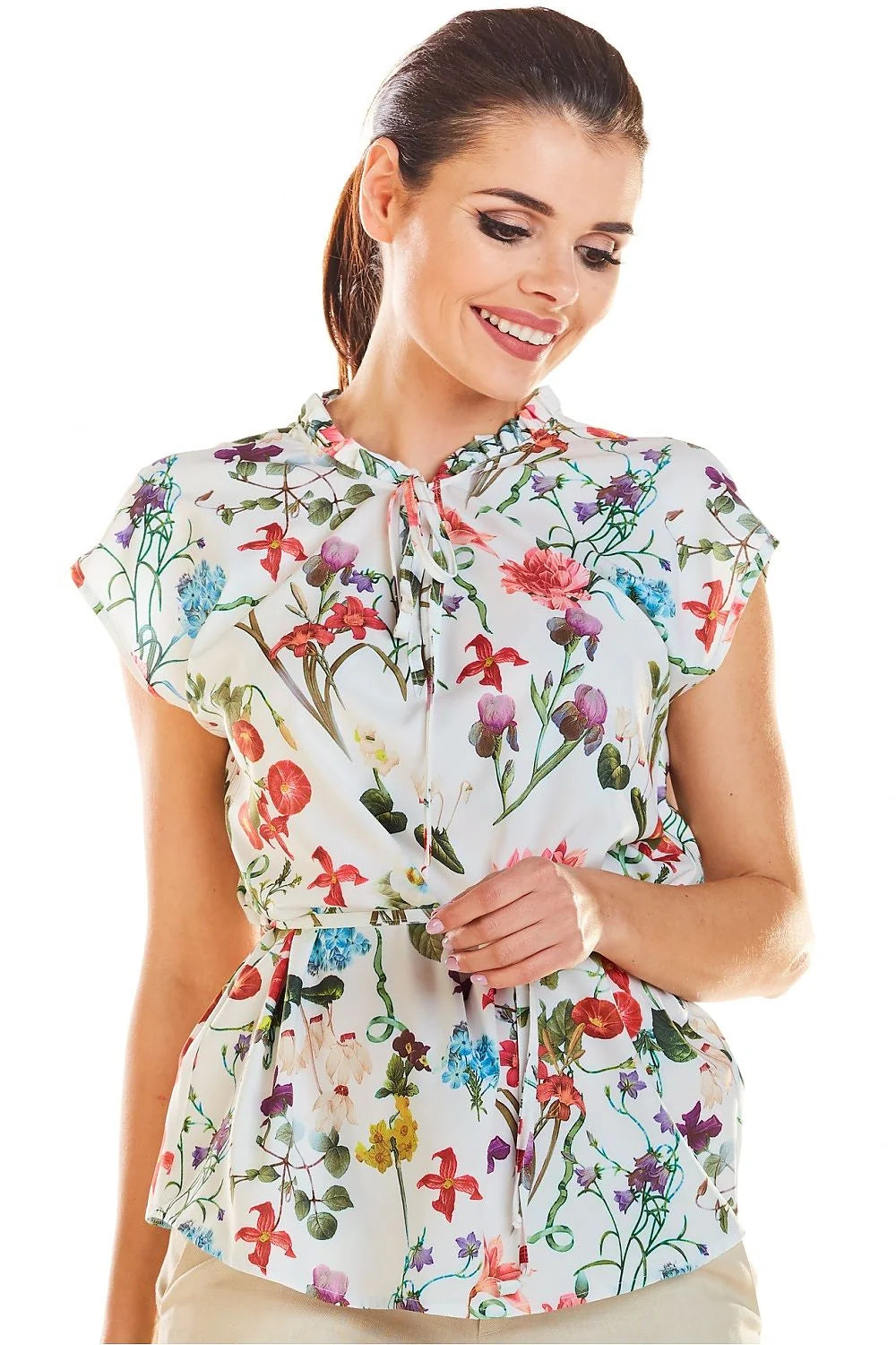 blouse florale multicolore polyester élasthanne légère satinée printanière romantique femme manches courtes col lavallière nœud taille cintrée cordon nouer volanté