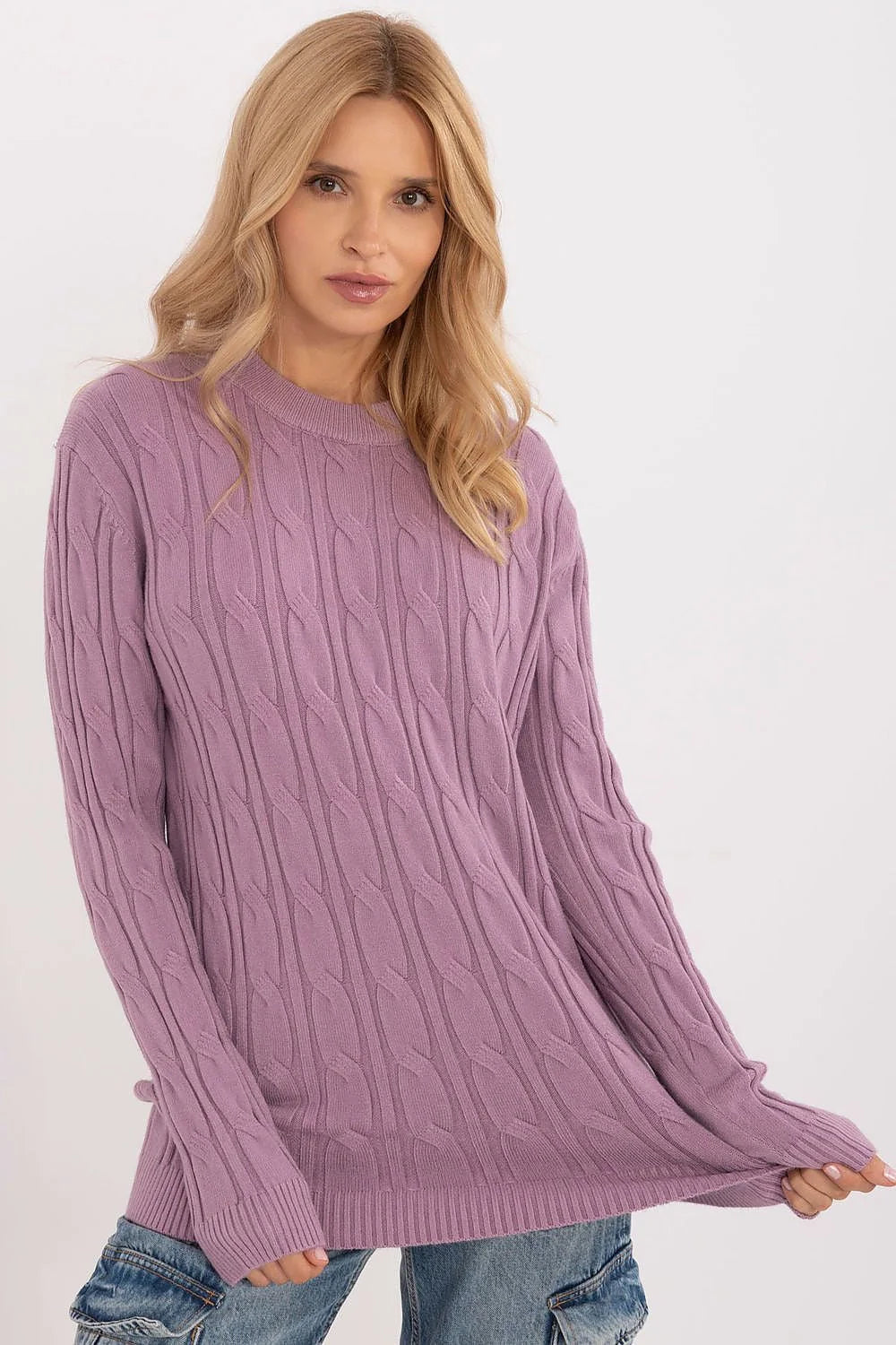 Pull-over pour femme en maille tricotée torsadée couleur lavande douce, coupe ample, manches longues, col rond, finitions côtelées, style décontracté et durable