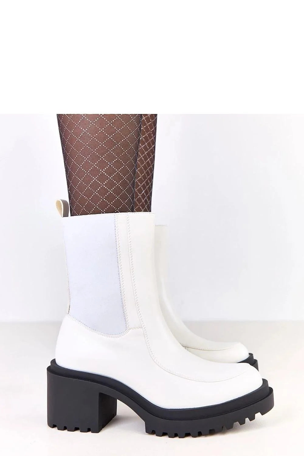 bottines femme mi mollet blanches cuir synthétique zippées inserts élastiques côtés doublure chaude bout arrondi semelle plateforme noire