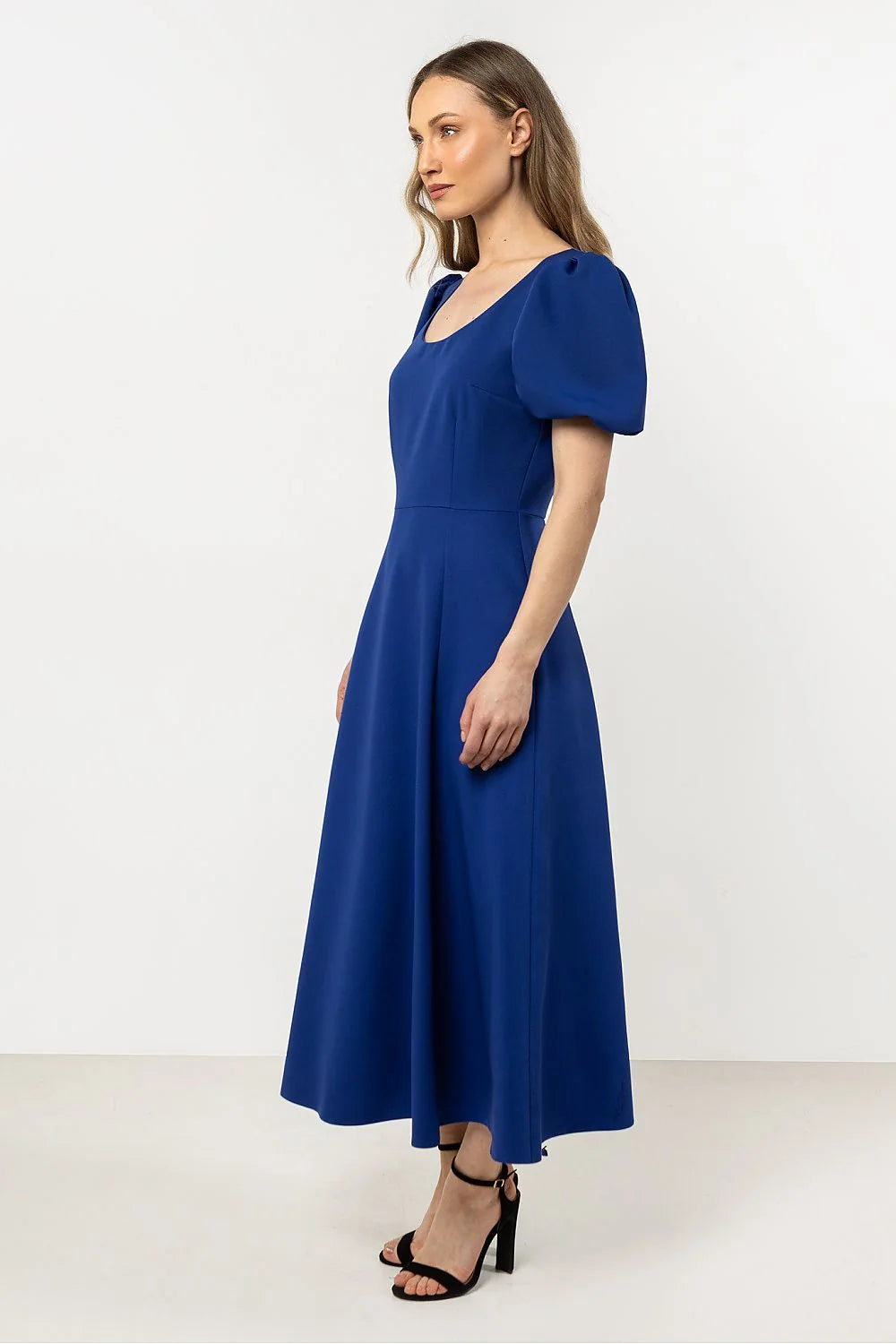 Robe élégante moderne mi-longue manches courtes puffed couleur bleu profond enceinte U ajustée taille femme