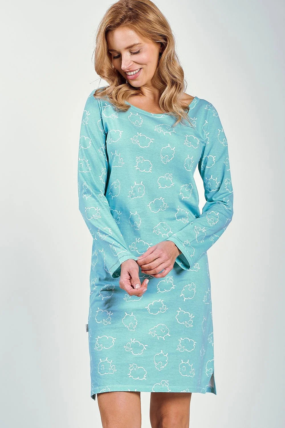 Robe femme moderne style décontracté couleur bleu ciel tissu coton longueur mi-cuisse manches longues fente latérale encolure ronde