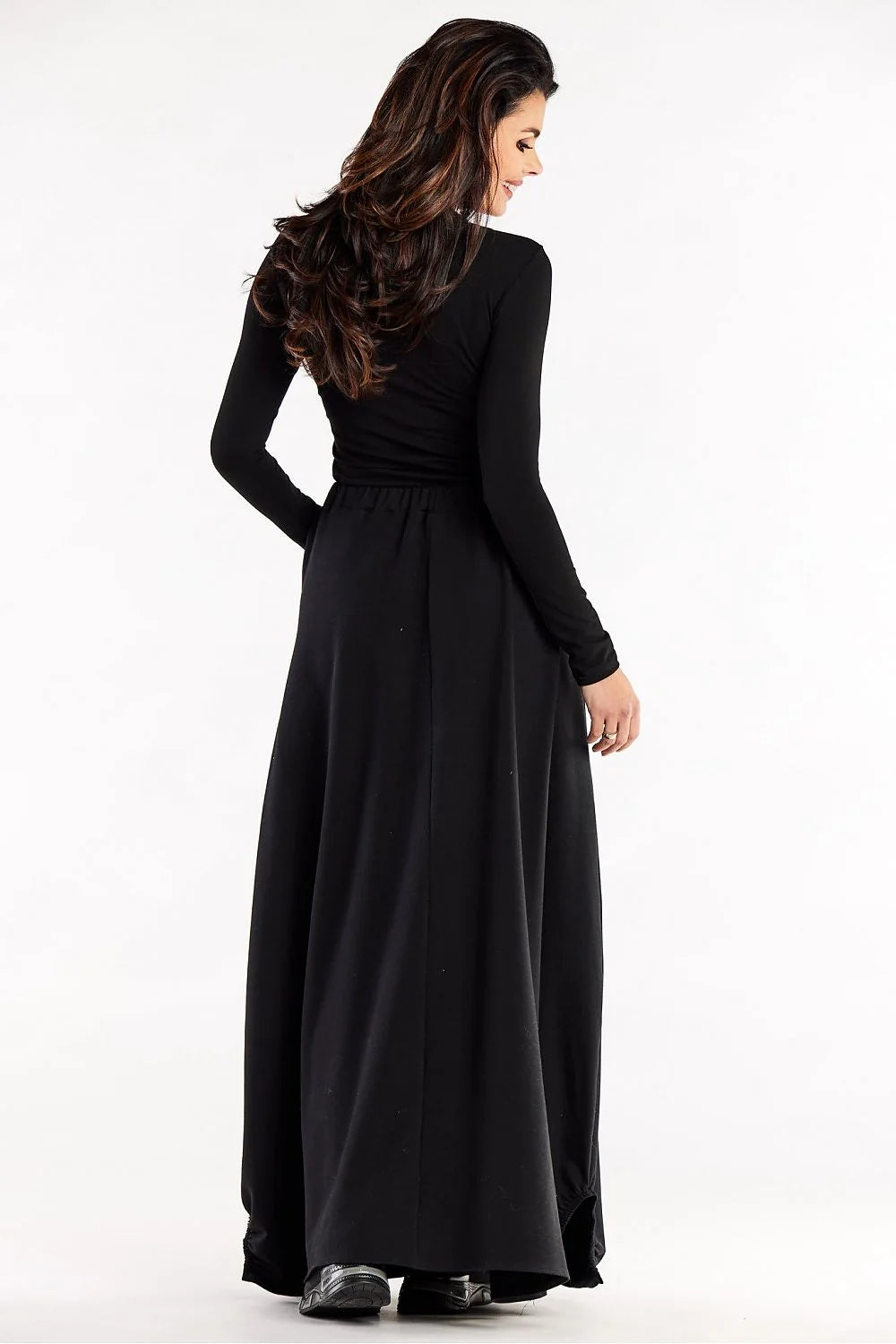 Tenue féminine élégante haut manches longues jupe longue noire élastique poches tissu coton élasthanne
