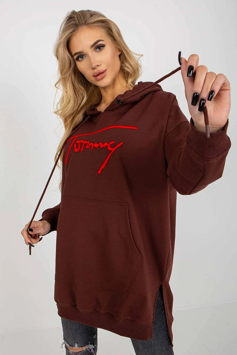 Sweatshirt à capuche pour femme, style moderne, couleur marron foncé, matière douce, coupe ample, idéal pour tenues décontractées