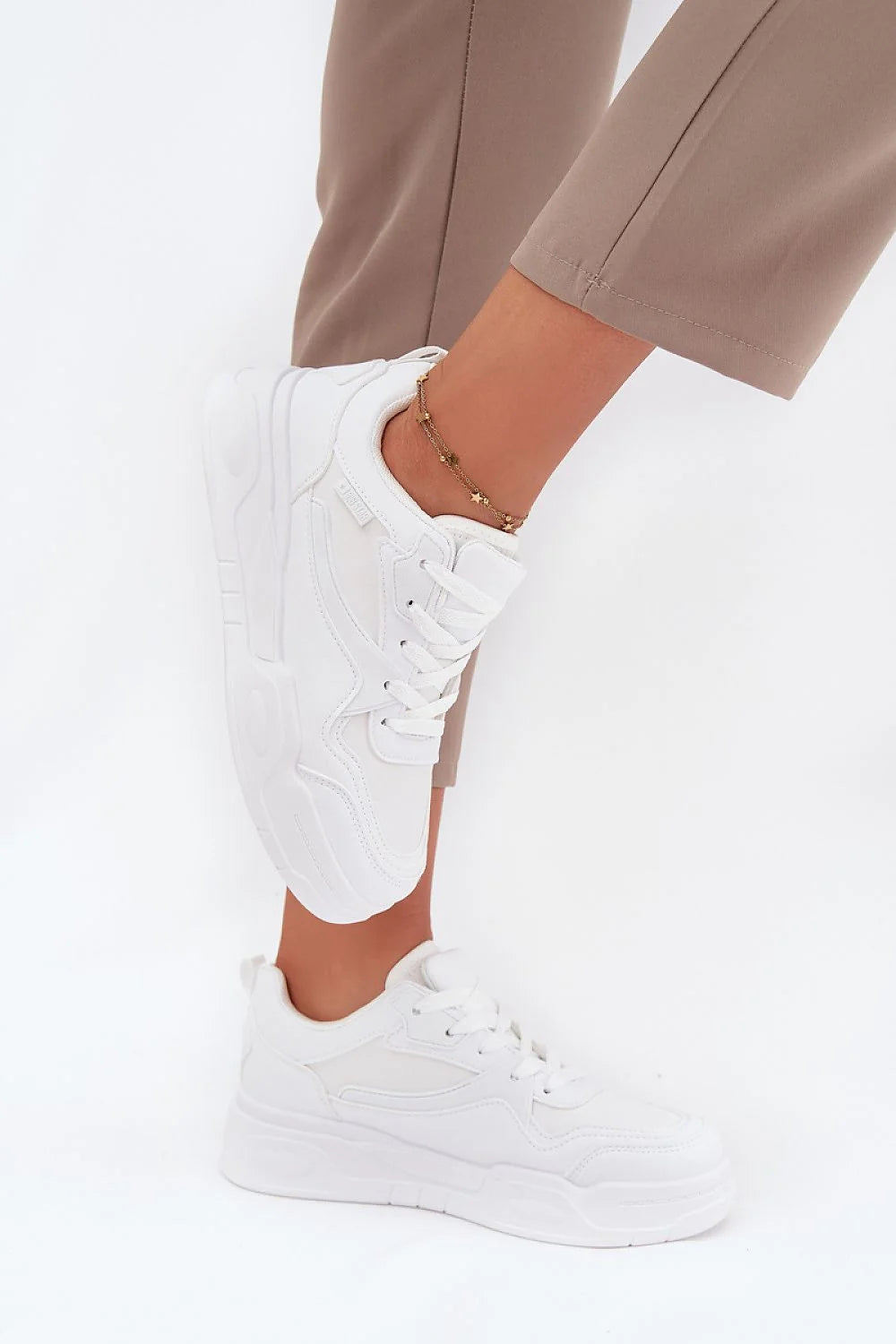 baskets femme blanches sneakers basses BigStar similicuir textile lacetsplats colrembourré semelleépaisse amortissante plateforme35mm hipolysystem respirante absorbante durable confortables