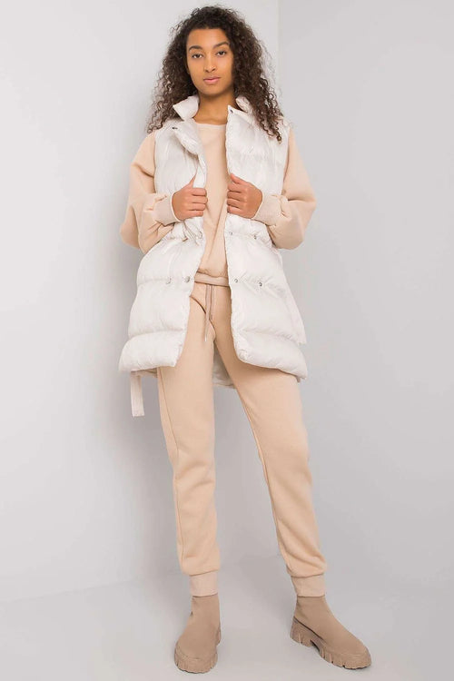 Ensemble veste sans manches rembourrée confortable beige pour un style décontracté et moderne féminin