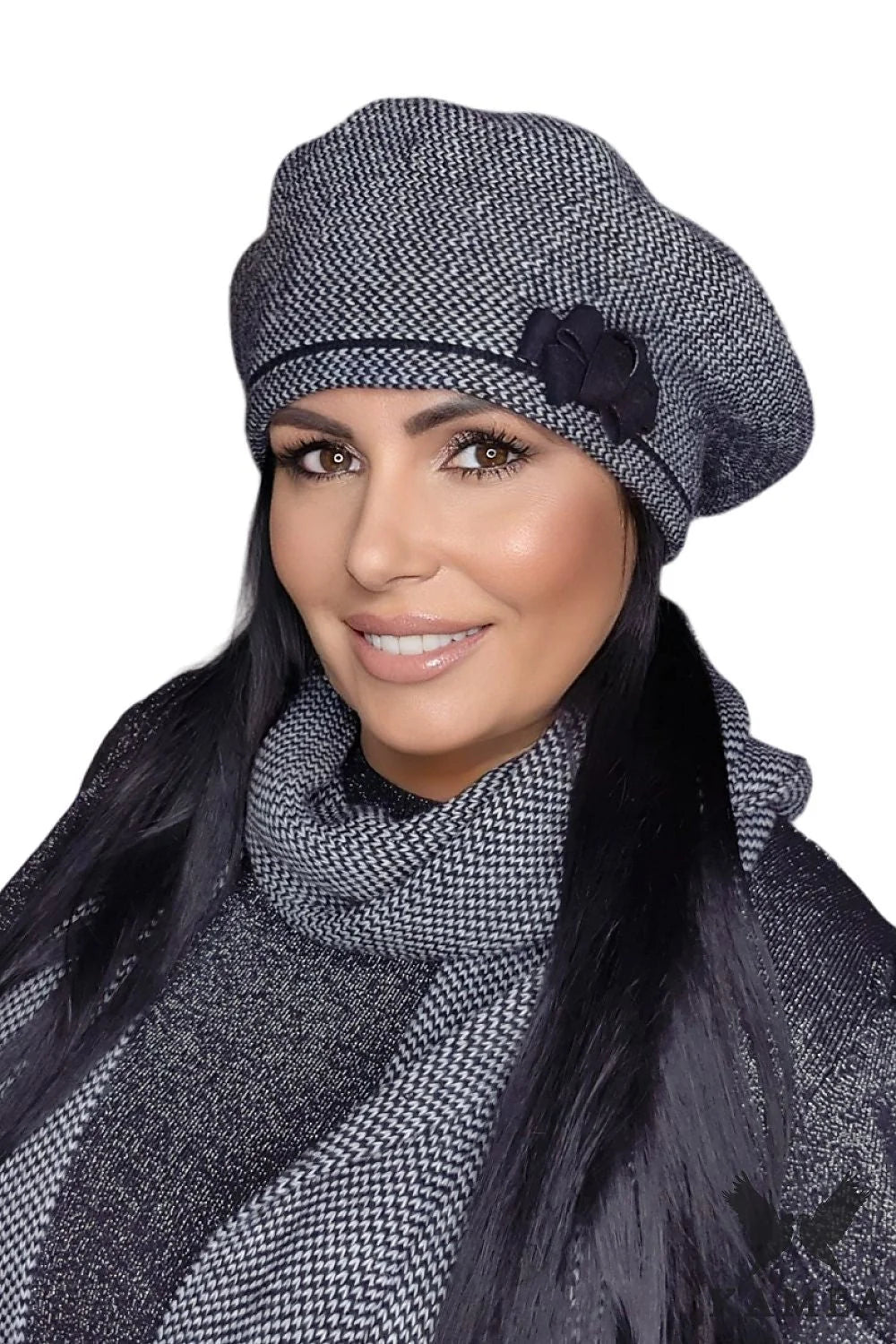 béret femme Kamea assortie pieddepoule tricot bicolore noir gris micro motif fleur textile liseré contrastant écharpe longue maille chaude élégante