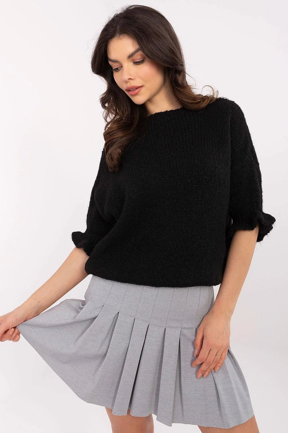 chandail femme élégant décontracté manches troisquarts volants col rond maille bouclette noire coupe ample petits noeuds decoratifs finition droite confort