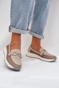 Mocassins pour femmes en cuir naturel confortables, style moderne, perforations délicates, couleur beige, tige 6 cm, semelle amortie, design slip-on, finitions soignées, talon compensé, occasions décontractées, idéal été, vêtements mode