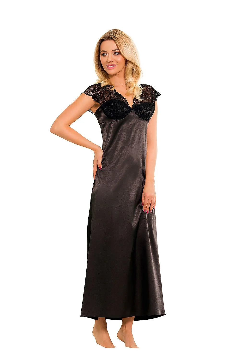 Nuisette longue en satin rouge dentelle noire élégante pour une soirée romantique femme séduisante