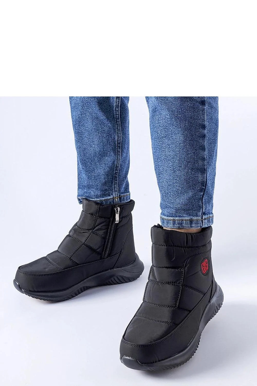 Bottes de neige pour femme design moderne fonctionnel couleur noire logo rouge tissu synthétique semelle caoutchouc