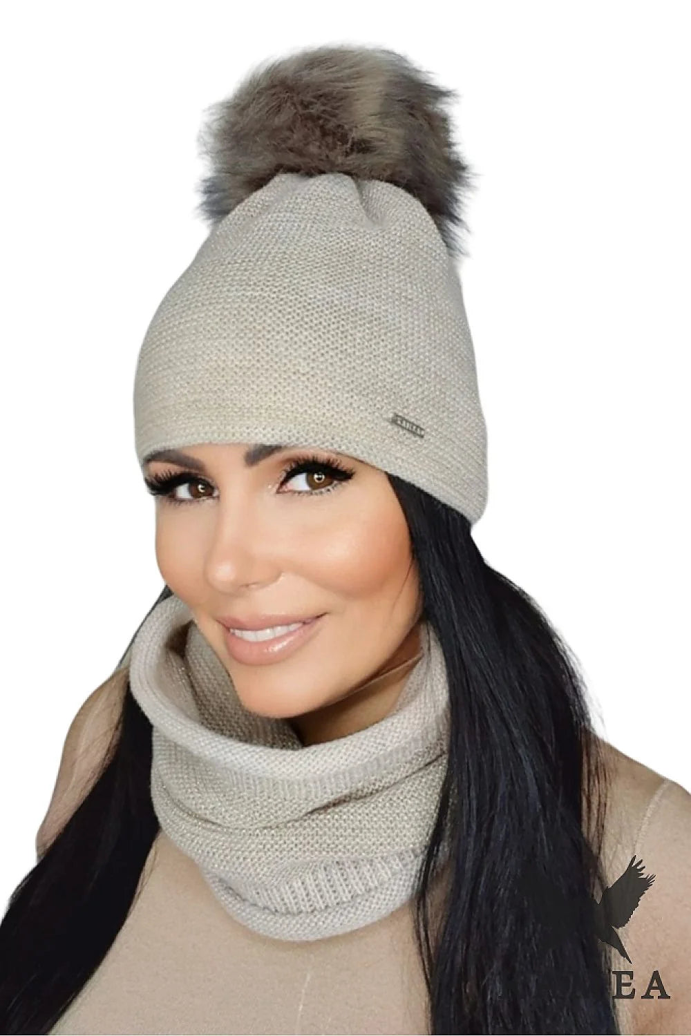 Ensemble d'hiver pour femme élégant Kamea beige pompon faux fourrure tricot laine alpaga high-tech