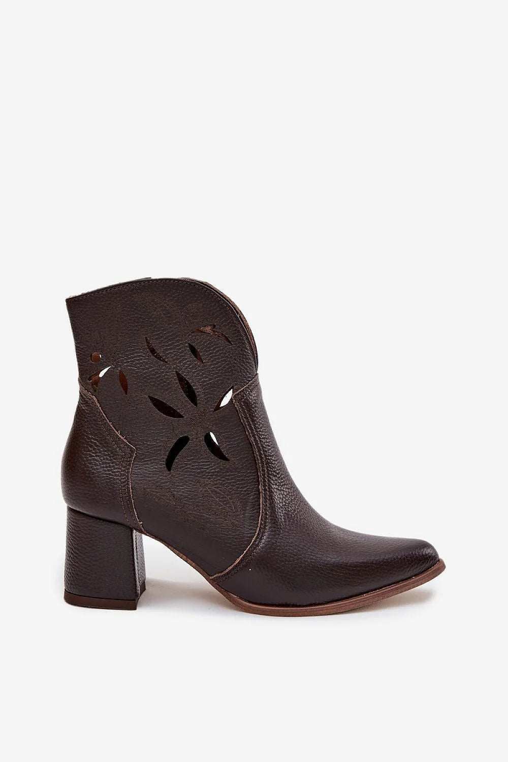 bottes femmes cuir naturel ajourées originales confort talon colonne bout pointu fermeture éclair facile polyvalentes élégantes silhouette allongée saison transition