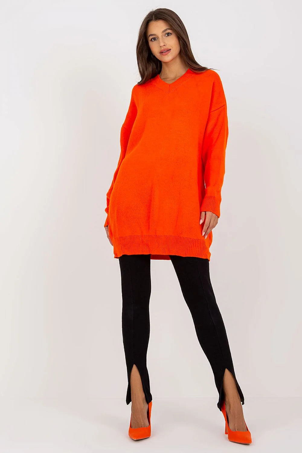 Pull tricot orange ample col v profond manches longues côtelées dentelle relief moderne confortable femme