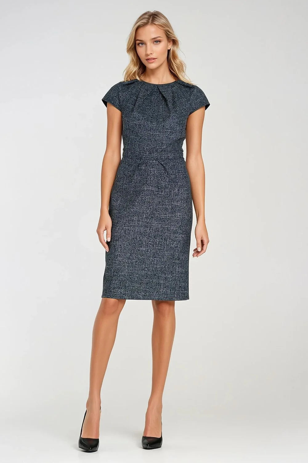 robe fourreau femme crayon cintrée genou tweed chiné anthracite texturée encolure ronde manches capuchon plis décoratifs taille marquée
