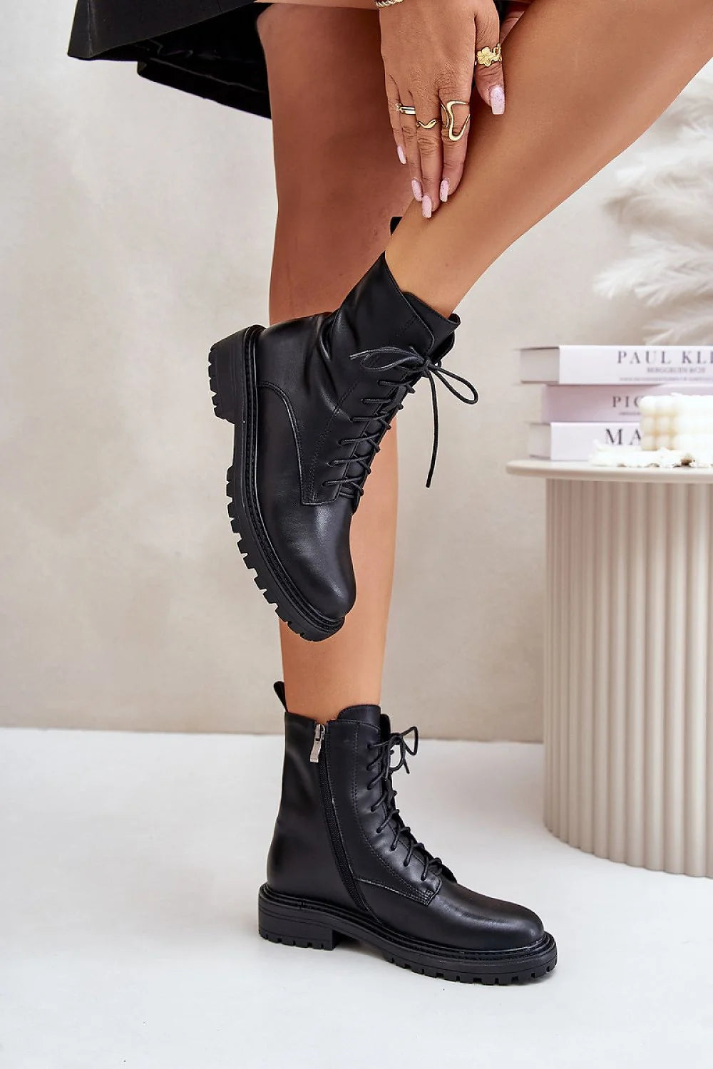 Bottines pour femmes classiques en cuir naturel style militaire lacets fermeture éclair mi-mollet noir élégant confortable