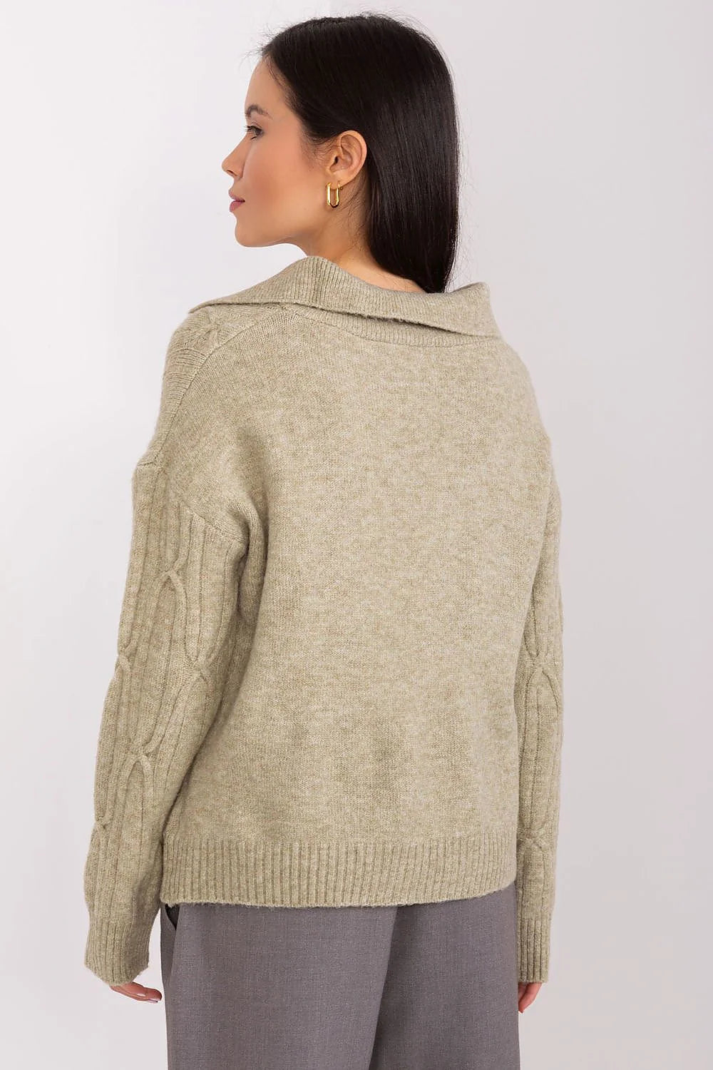 Chandail femme en maille col V large motif torsadé beige manches longues coupe ample finitions côtelées