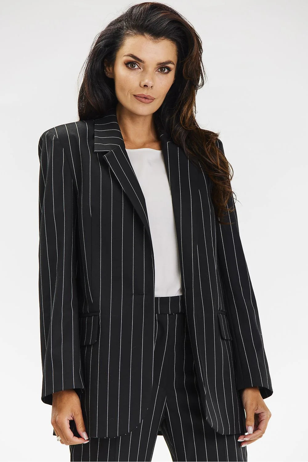 Blazer et pantalon femme Awama tailleur classique rayures fines coupe ample élégance intemporelle polyester polyvalent professionnel formel
