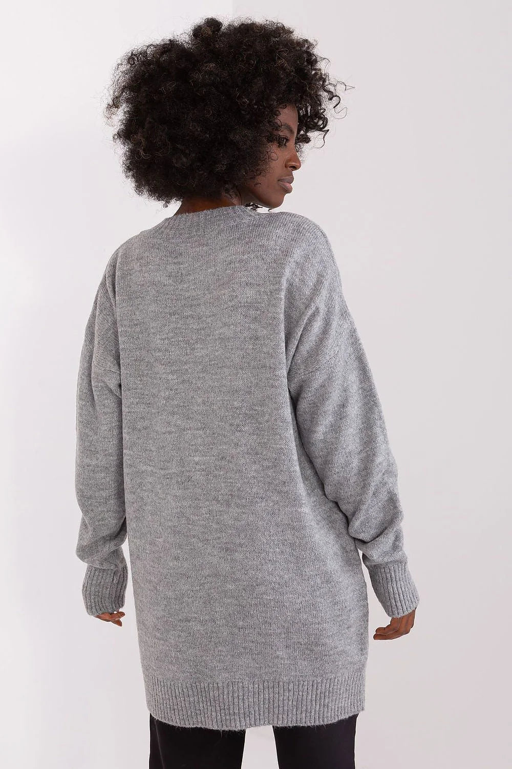 pull femme oversize col V maille acrylique gris chiné manches longues épaules tombantes côtelé poignets ourlet doux chaud confortable polyvalent