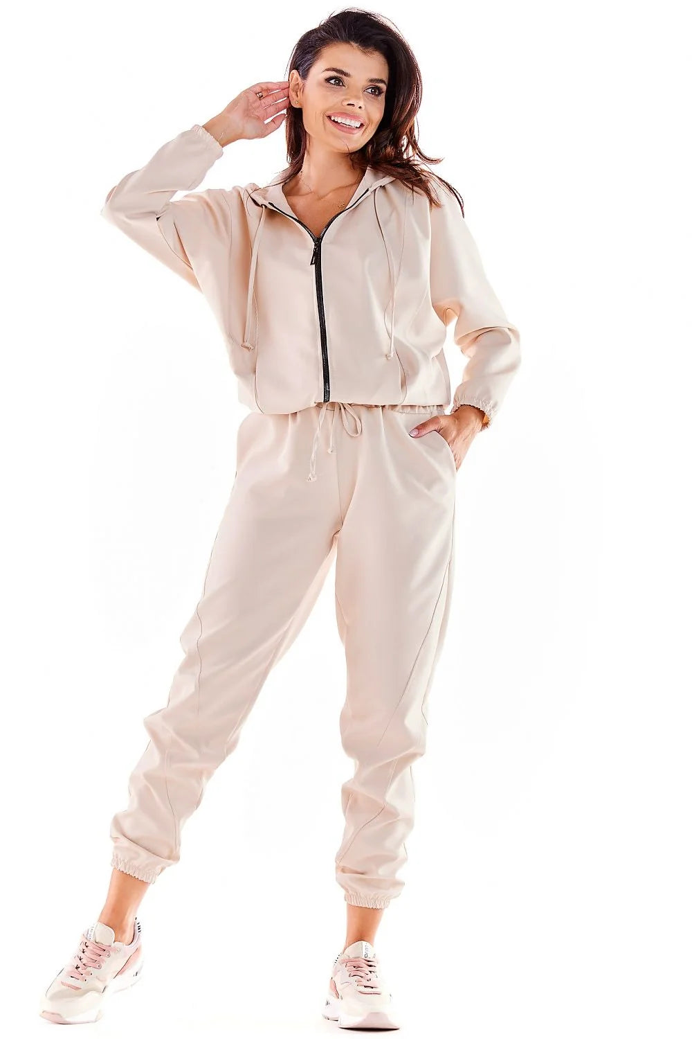 Ensemble survêtement féminin décontracté moderne style sportswear beige clair polyester élasthanne taille ajustable femmes gym détente