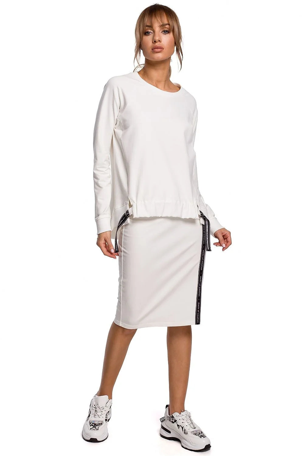 Sweatshirt femme noir coton élasthanne moderne coupe asymétrique élégant confort décontracté style urbain chic