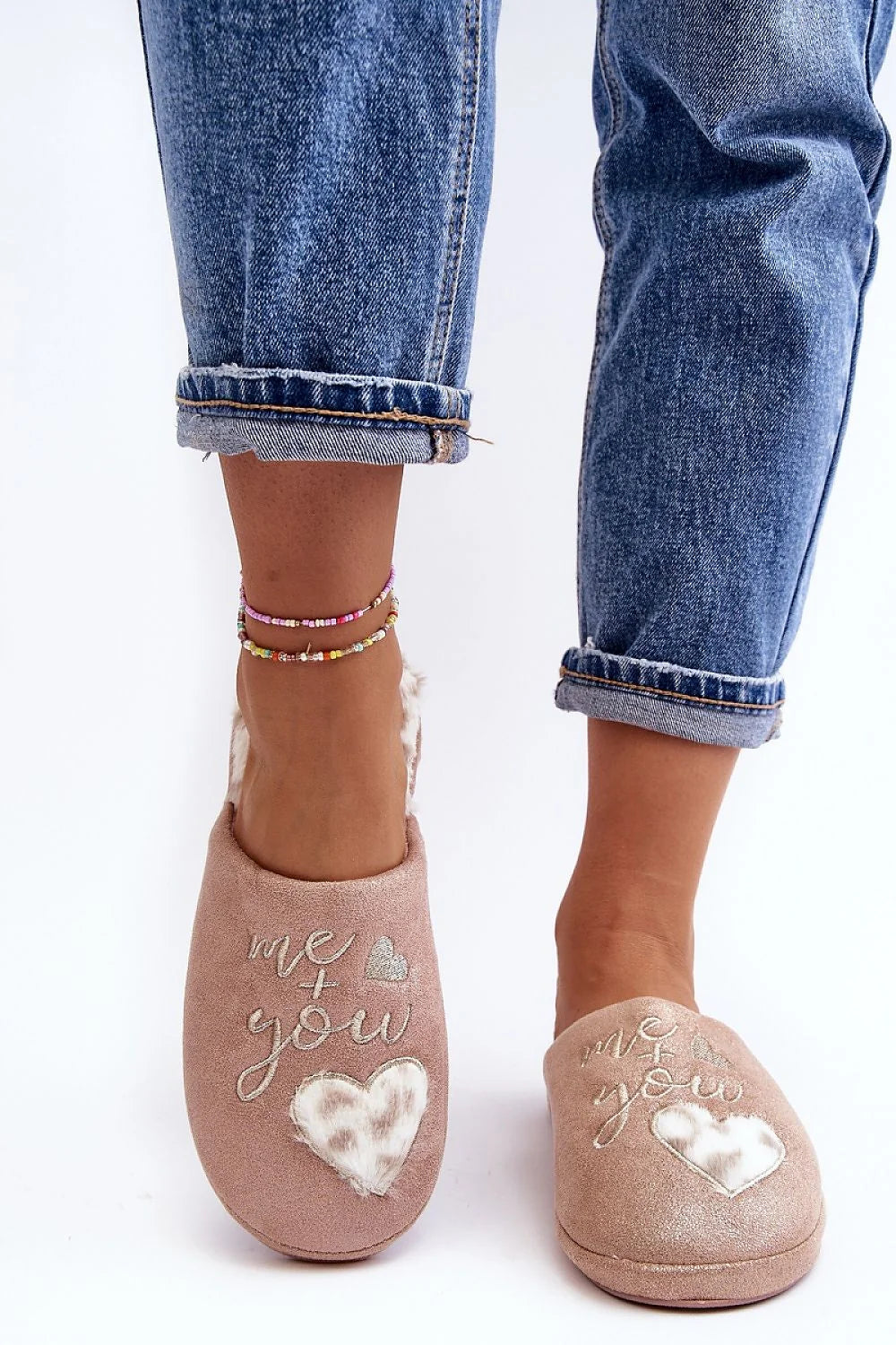 Pantoufles Step in style pour femmes, design moderne, confort optimal, semelle épaisse, faux fourrure, style cosy, beige rosé, manches longues, idée cadeau