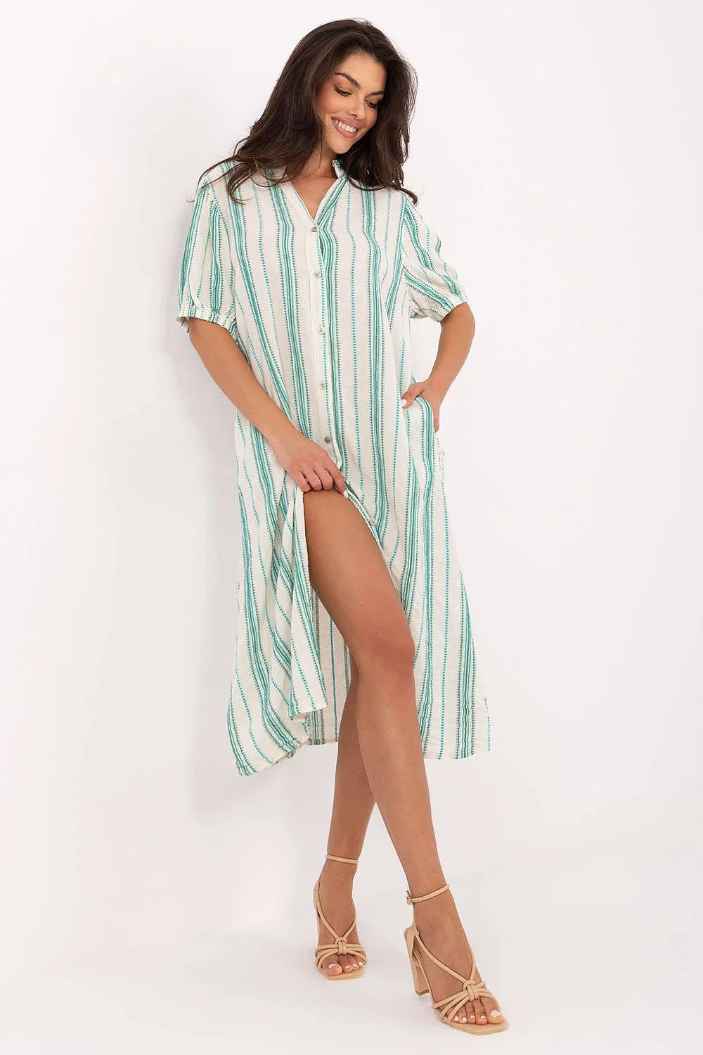 Robe chemisier femme coupe oversize manches courtes tissu léger rayures verticales vert et blanc été