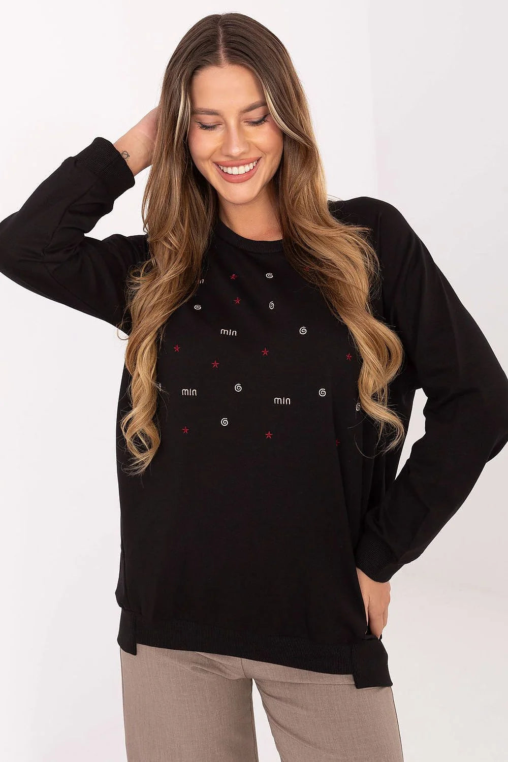 sweatshirt femme oversize noir coton stretch doux molleton léger manches longues col rond broderie subtile minimaliste ourlet long fentes