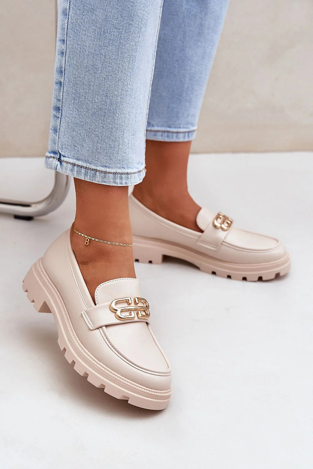 Moccasins pour femmes élégants en simili cuir doré style moderne talon plat confortable occasion quotidienne
