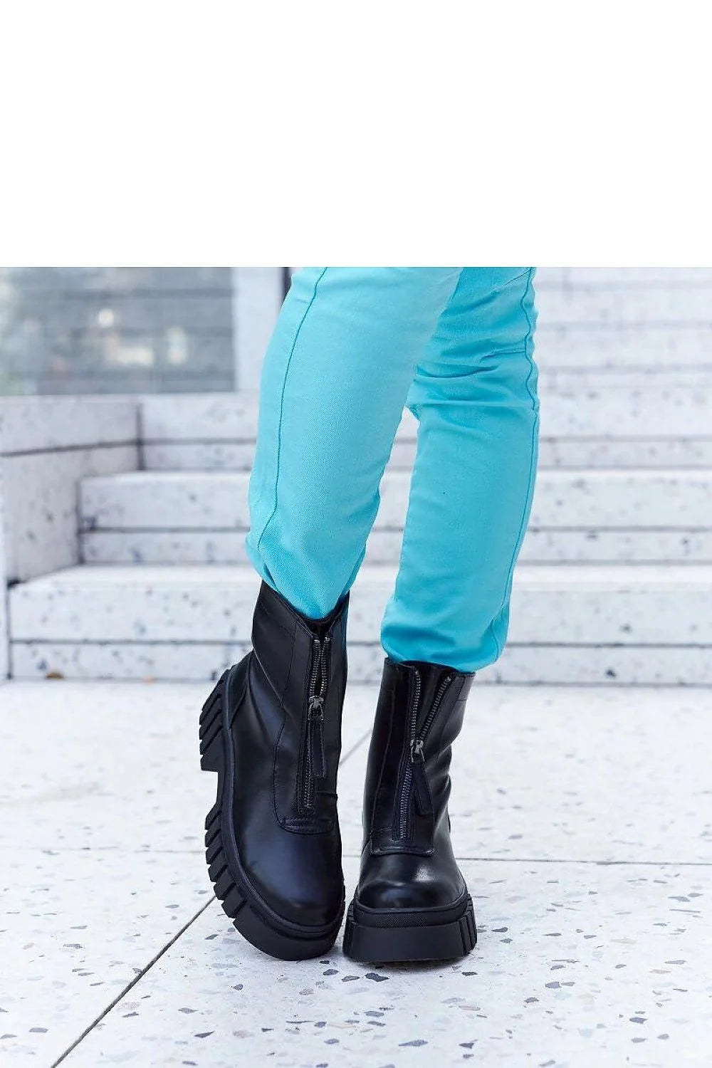 bottines noires Francavilla cuir lisse plateforme semelle caoutchouc crantée talon large mi haute bout rond fermeture éclair doublure chaude antidérapantes