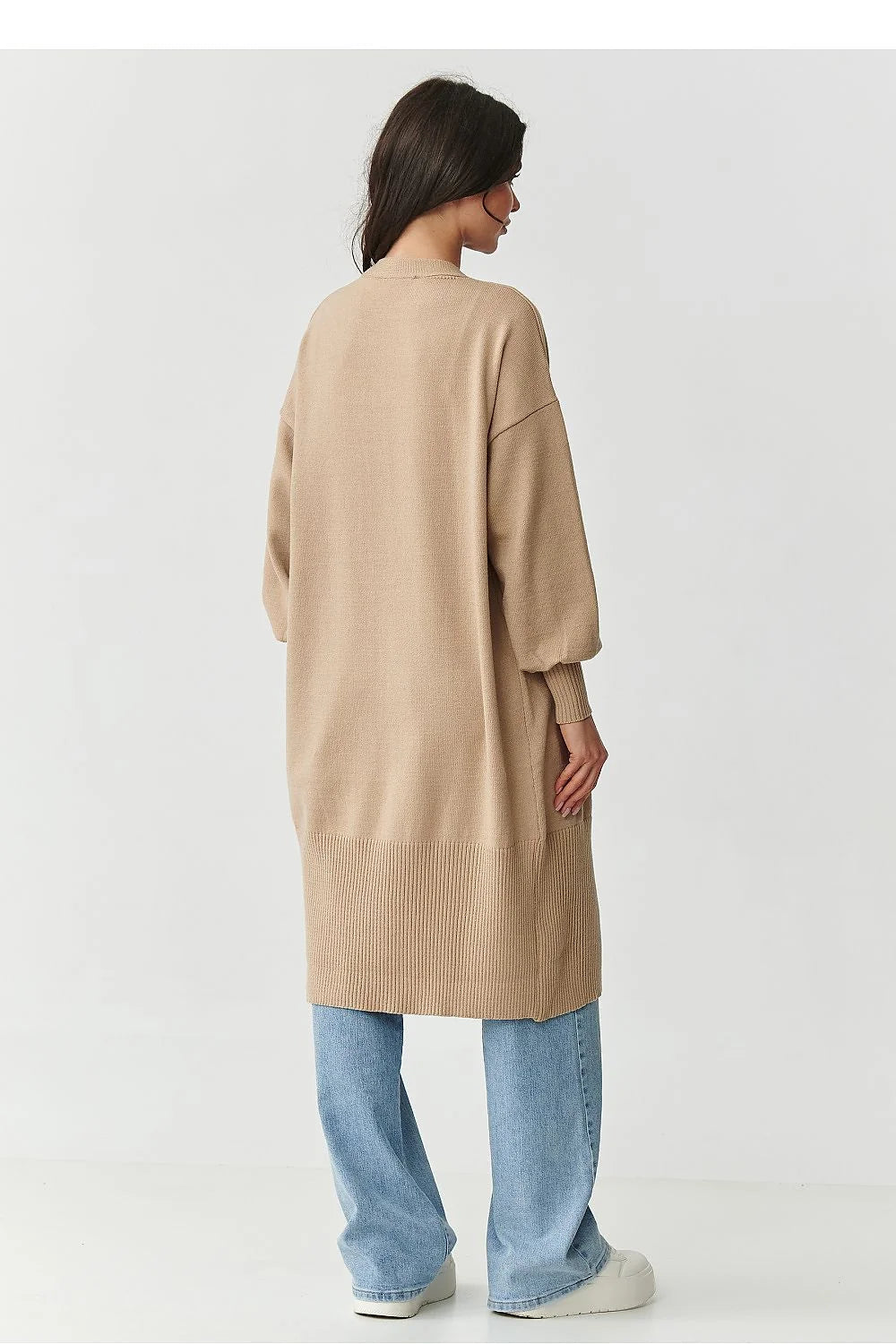cardigan long oversize femme maille douce camel beige midi poches plaquées manches ballon poignets côtelés ourlet côtelé confortable élégant intemporel