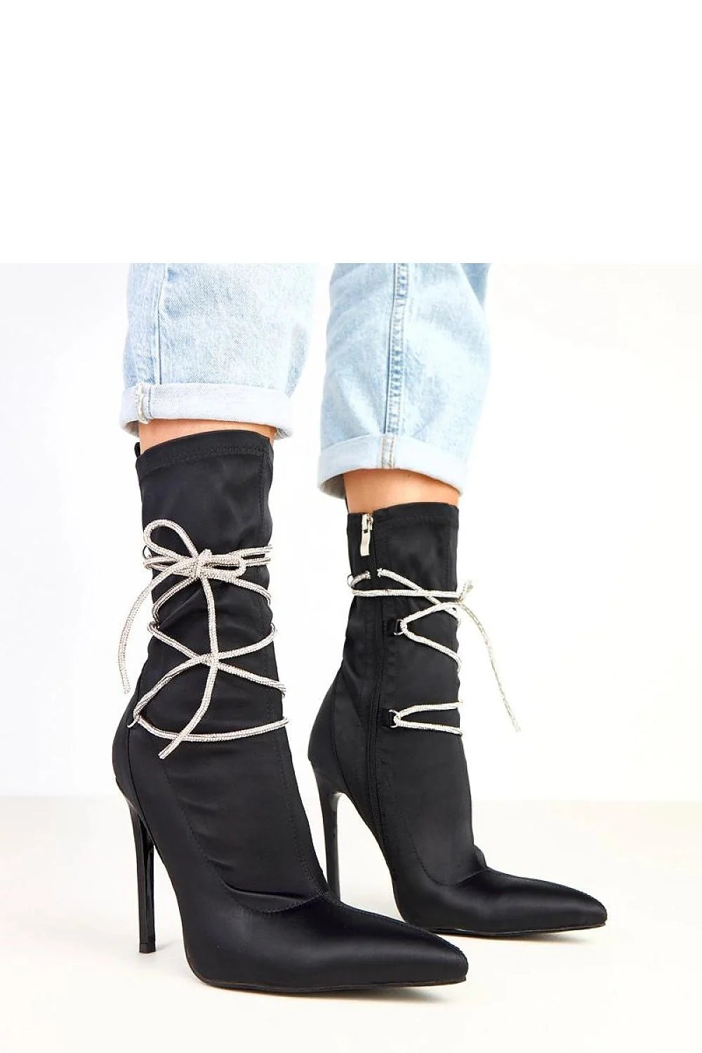 bottines femme satin noir stretch bout pointu talon aiguille 12cm tige 21cm lacets zirconés décoratifs éclair latérale intérieur tissu doux