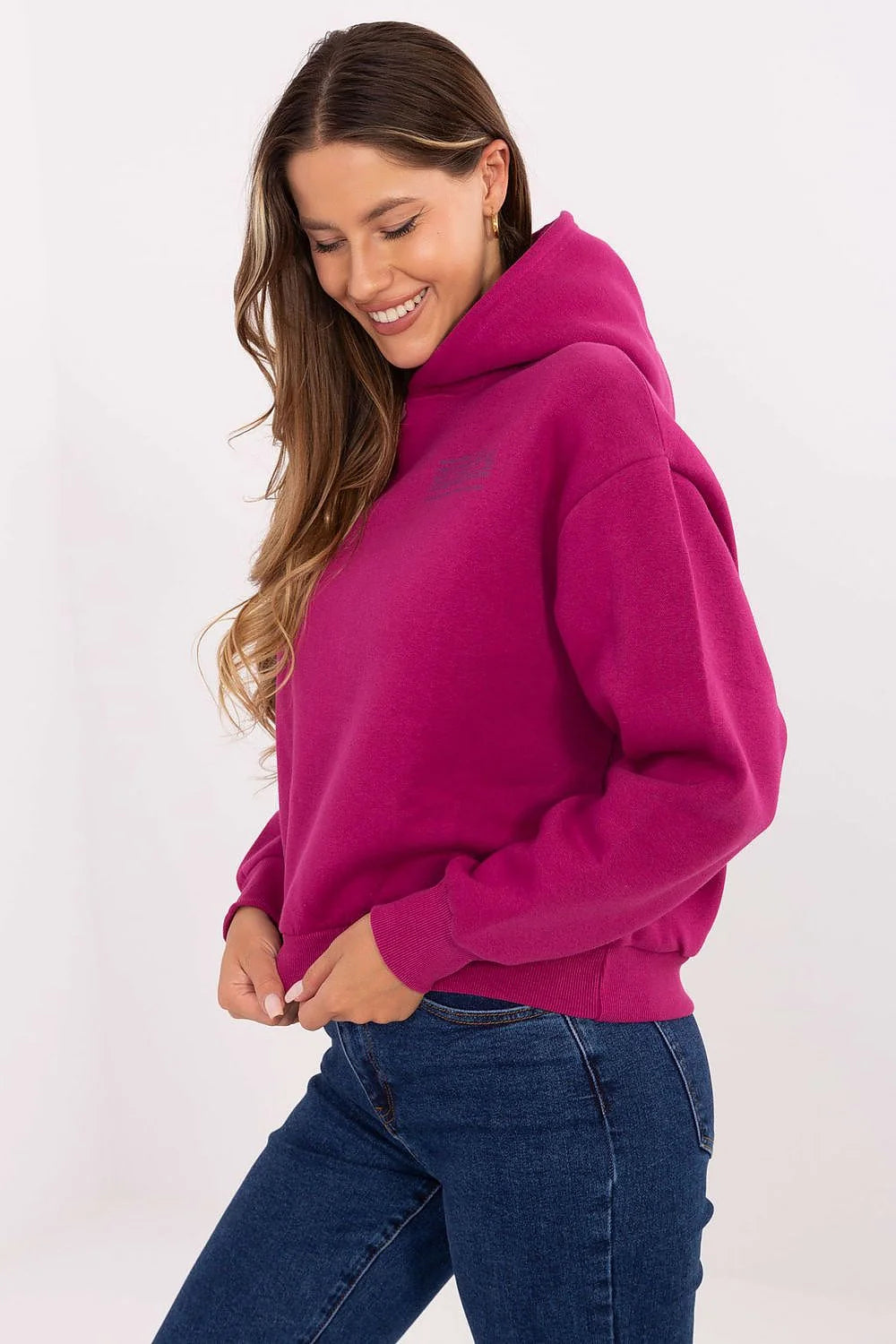 sweatshirt femme fuchsia vif molleton coupe courte manches longues poignets côtelés capuche ajustée impression tonale poitrine intérieur doux coton polyester