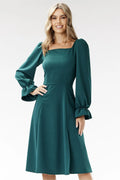 Robe de cocktail élégante Awama en vert émeraude manches longues évasée encolure carrée pour femme occasion festive
