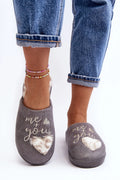 pantoufles femme mules intérieur suédine anthracite broderie dorée message me you coeur fausse fourrure bordure duveteuse semelle rembourrée antidérapante confortable