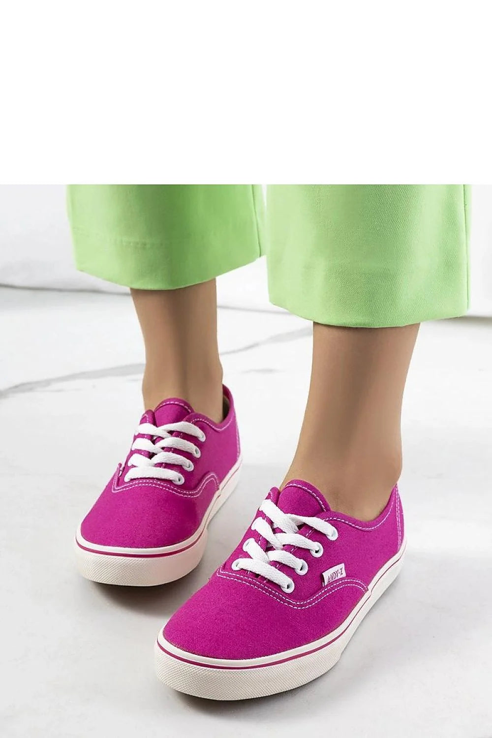 Baskets Solea femmes style décontracté rose vif tissu respirant semelle caoutchouc antidérapante lacets blancs logo discret