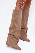 bottes femme hauteur genou daim taupe bout pointu coupe slouchy pullon sans fermeture talon pilier stable onze centimetres doublure chaude
