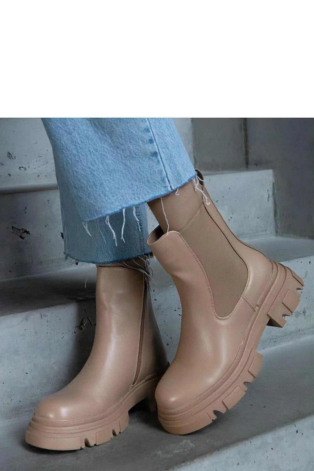 bottines chelsea femme beige nude similicuir lisse doublure chaude semelle plateforme crantée antidérapante élastique latérale urbaine confortable
